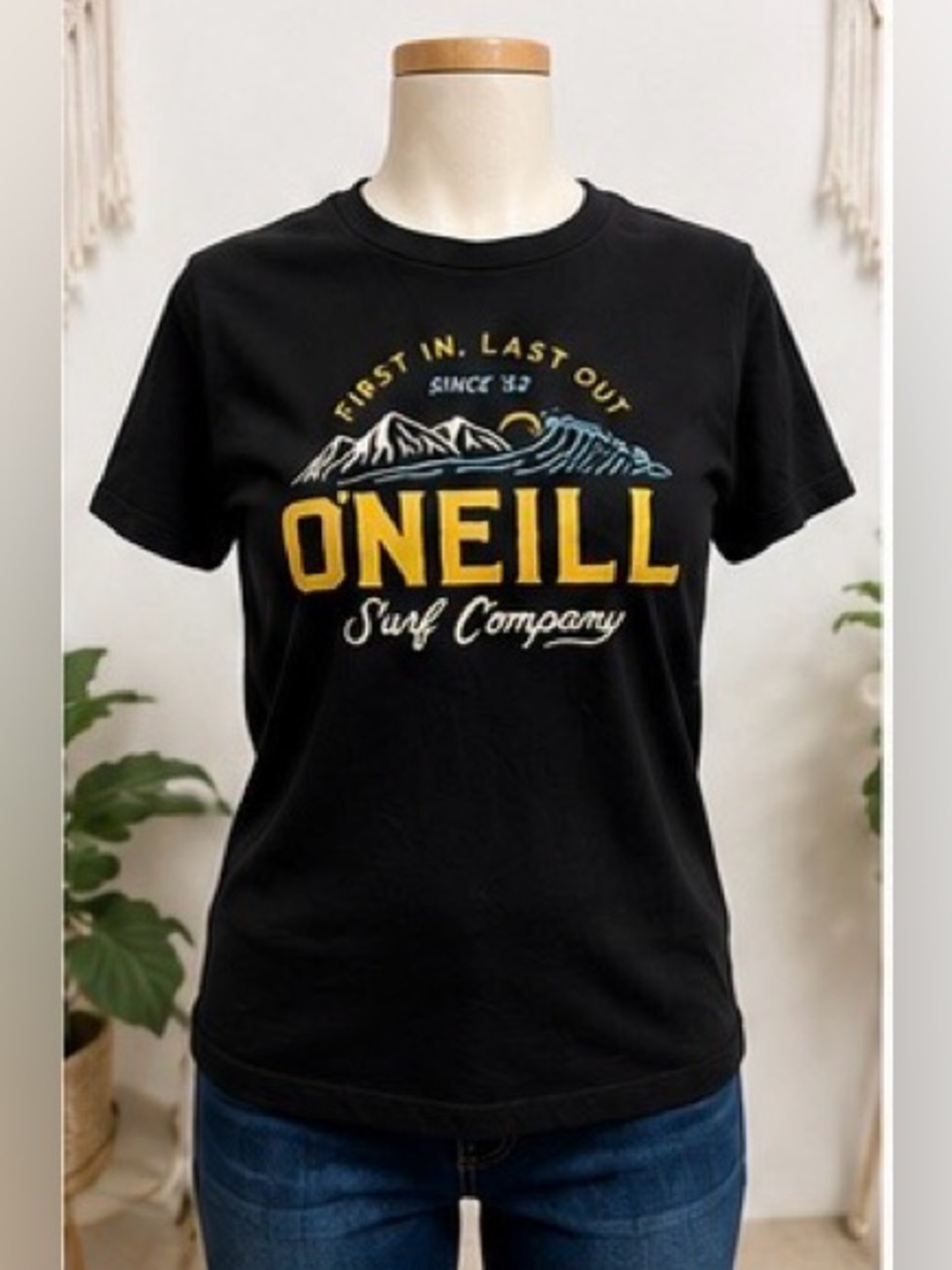 O’Neill Surf Company Graphic Tee Women’s Small Black Wave Logo